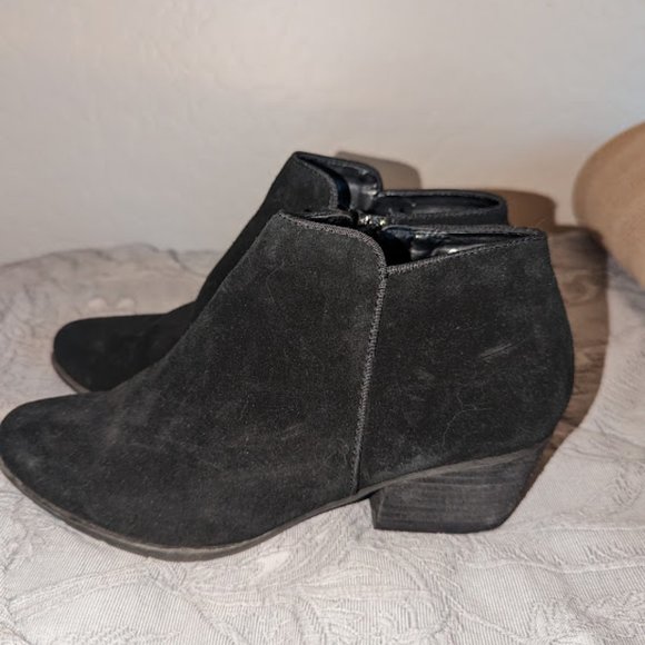 NWOT Blondo Black Suede Booties Size 8 - Picture 3 of 6